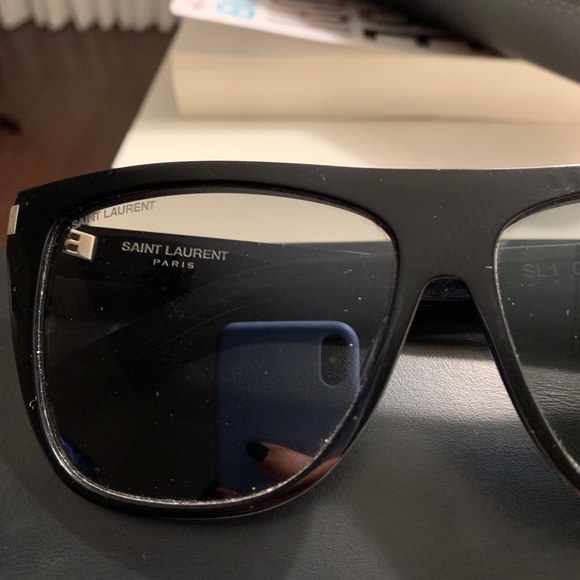 Good as new YSL SL1 sunglasses, hardly used with no scratches - Picture 4 of 5